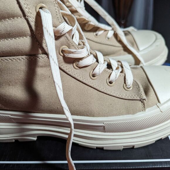 Mia Tan and white lace up Side Zip Boots size 9 - Picture 3 of 7